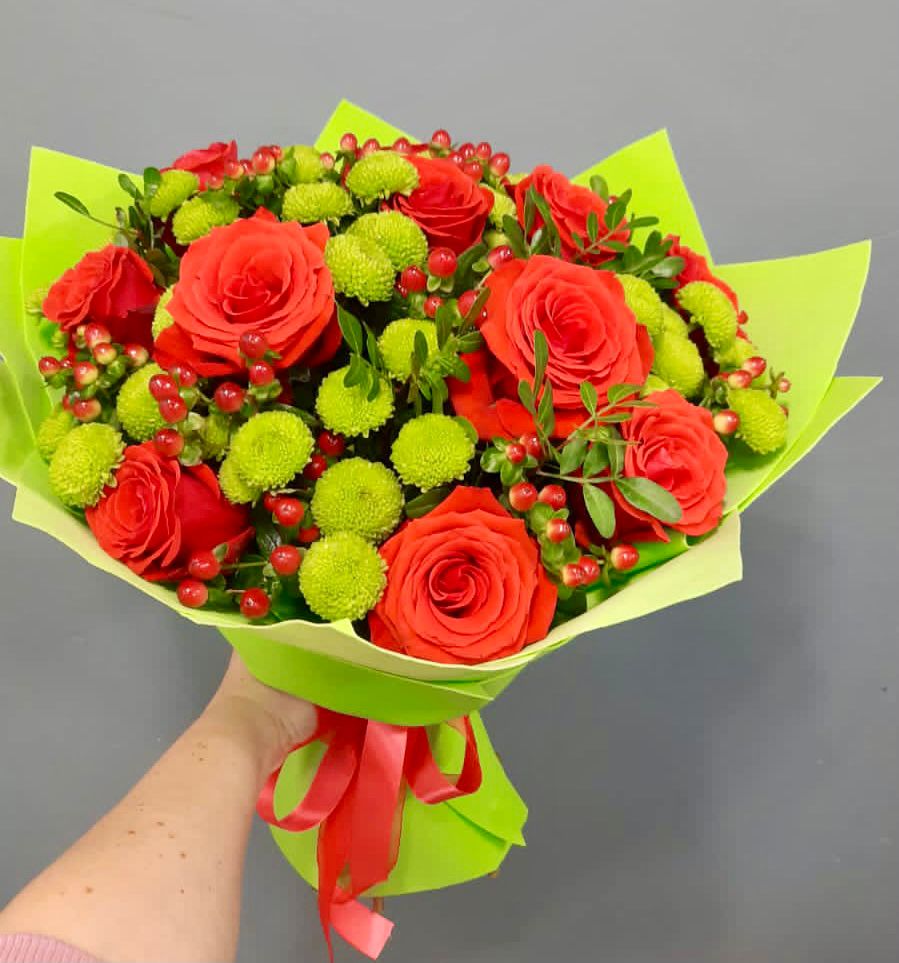 Букет цветов из: Хризантемы и Розы в Кумёны