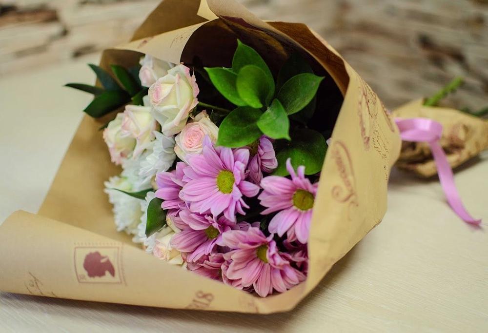 Букет цветов из: Розы и Хризантемы в Кумёны