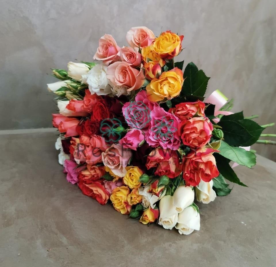 Букет цветов из: Розы в Кумёны