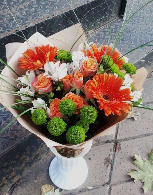Букет цветов из: Герберы, Хризантемы, Альстромерии и Розы в Кумёны