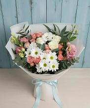 Букет цветов из:  Розы, Лизиантусы и Хризантемы в Кумёны