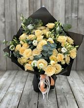 Букет цветов из:  Розы и Лизиантусы в Кумёны