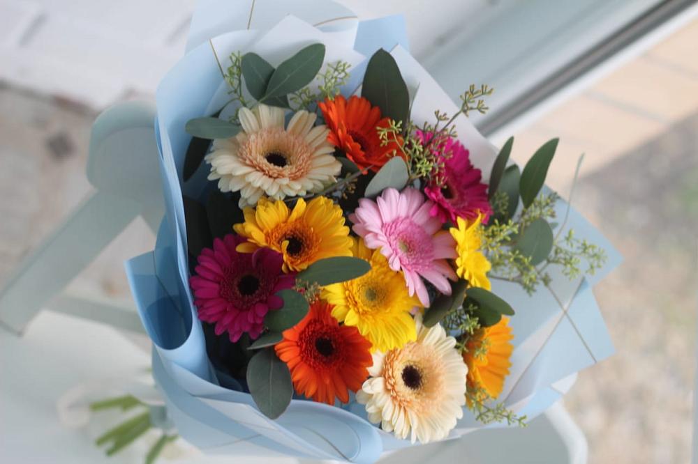 Букет цветов из: Герберы в Кумёны