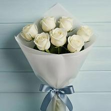 Букет 7 Белых роз Эдлесс Лав в Кумёны