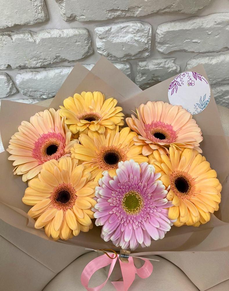 Букет цветов из: Герберы в Кумёны
