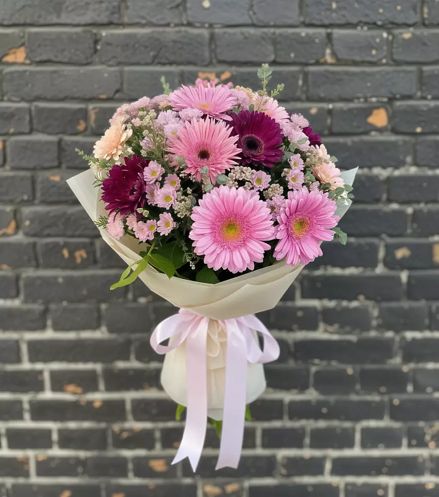 Букет цветов из: Герберы и Хризантемы в Кумёны