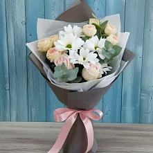 Букет цветов из:  Хризантемы и Розы #REPLACE_PRED# Кумёны