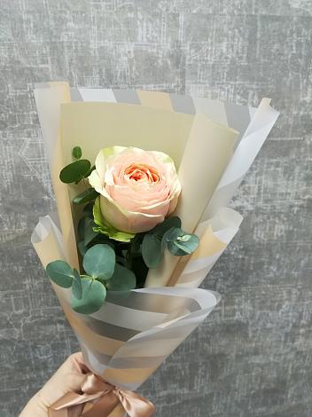 Букет цветов из: Розы в Кумёны