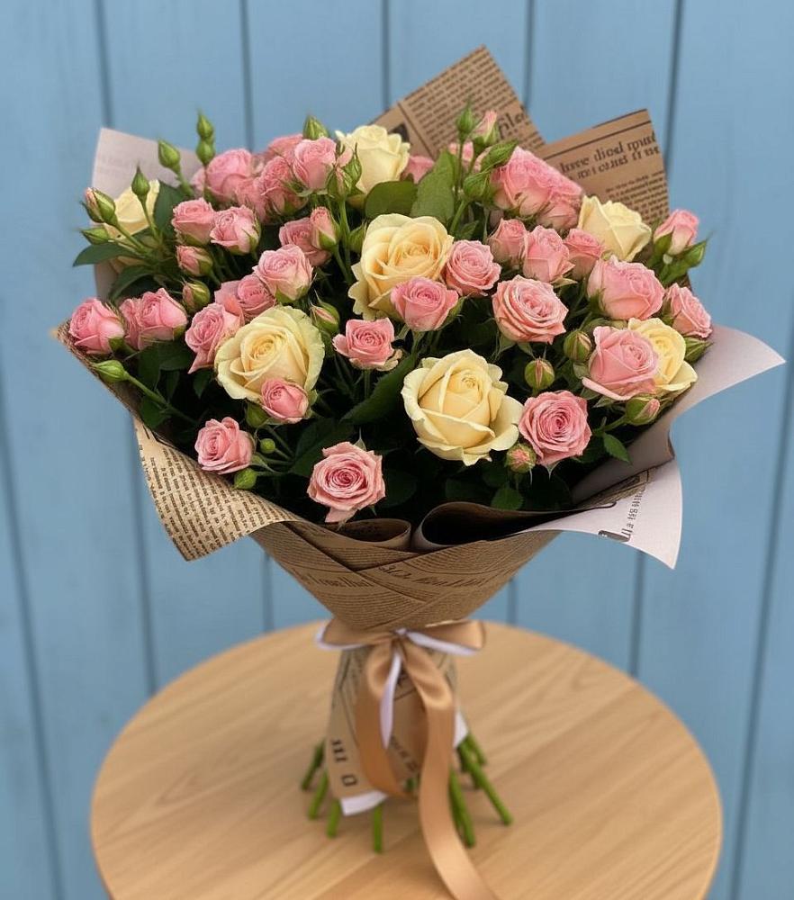 Букет цветов из: Розы в Кумёны