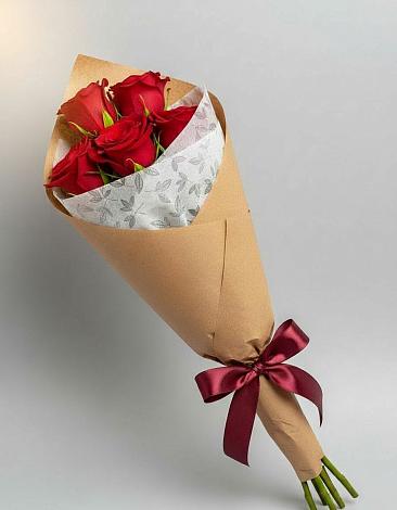 Букет цветов из: Розы в Кумёны