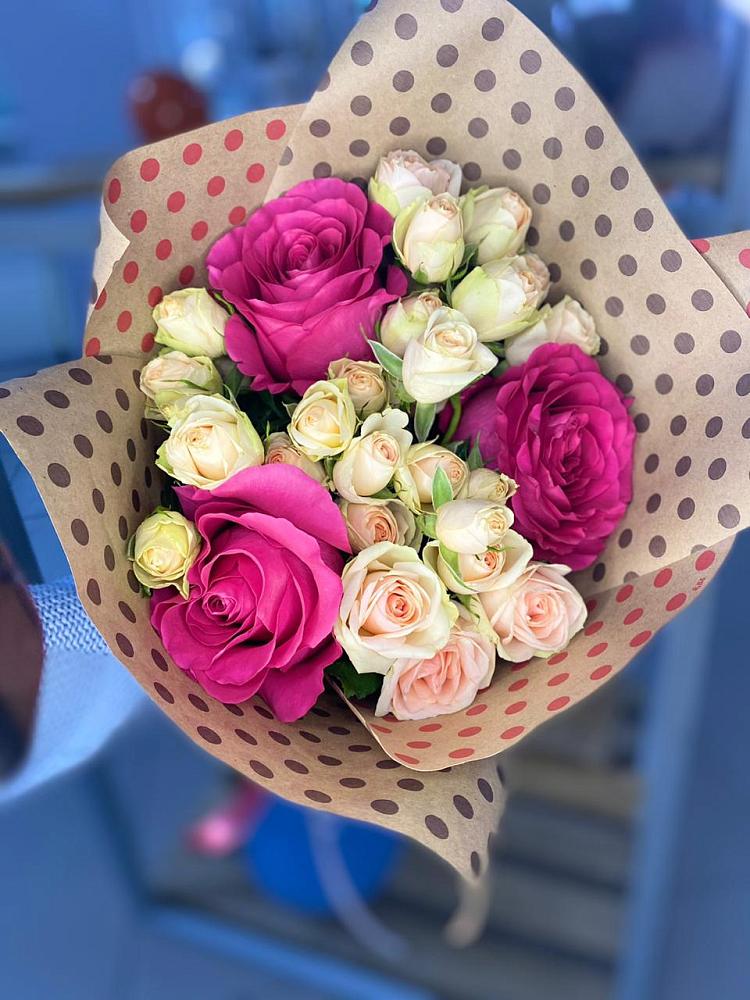 Букет цветов из: Розы в Кумёны