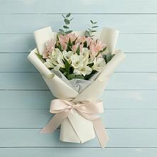 Букет цветов из:  Альстромерии в Кумёны