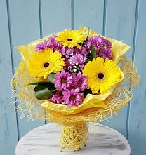 Букет цветов из:  Хризантемы и Герберы в Кумёны
