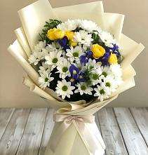 Букет цветов из:  Ирисы, Хризантемы и Розы #REPLACE_PRED# Кумёны