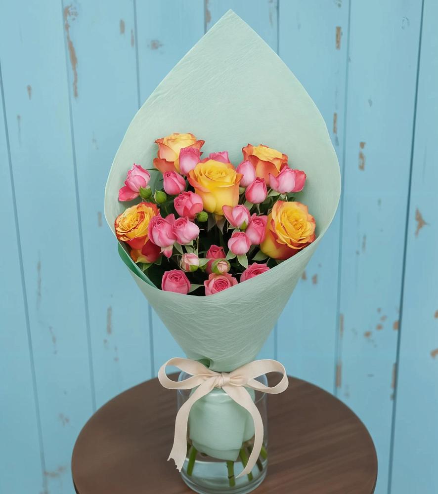 Букет цветов из: Розы в Кумёны