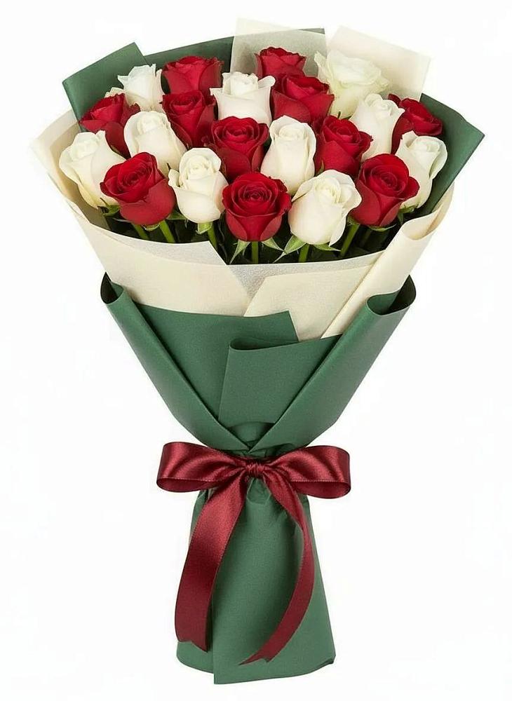 Букет Микс из красных и белых роз в Кумёны