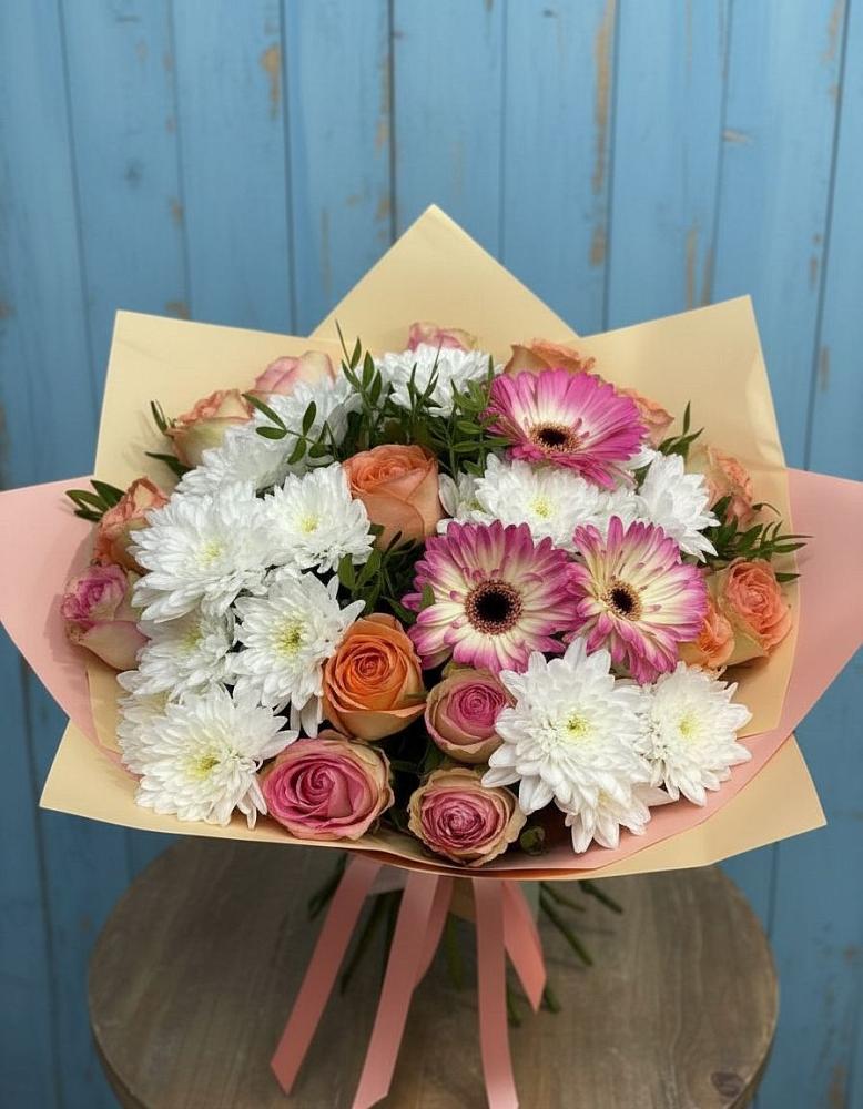 Букет цветов из: Розы, Герберы и Хризантемы в Кумёны