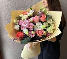 Букет цветов из:  Розы, Лизиантусы и Гвоздики в Кумёны