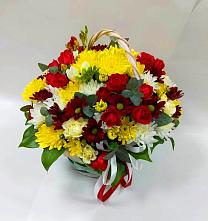 Цветочная композиция из Хризантемы и Розы в корзине в Кумёны