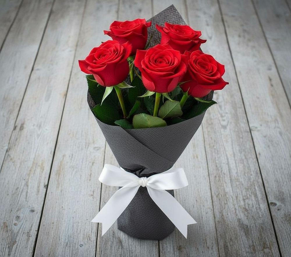 Букет 5 Красных роз Эдлесс Лав в Кумёны