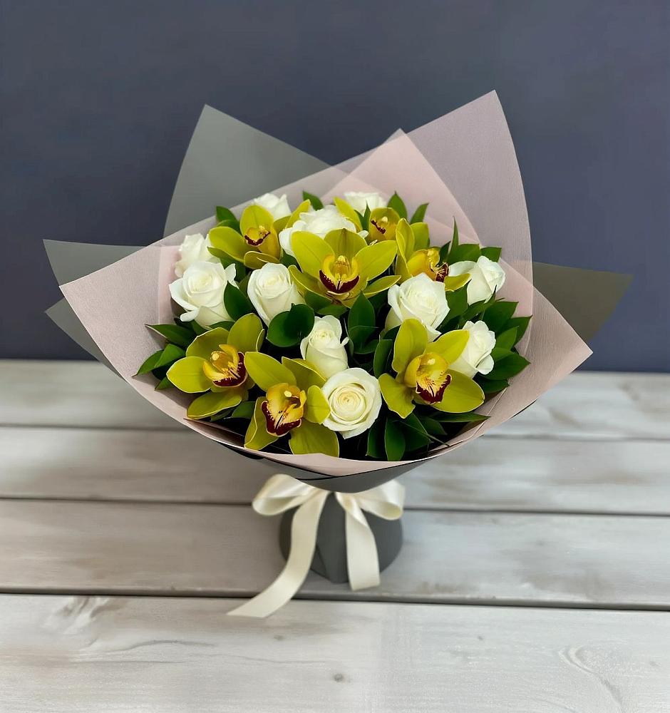 Букет цветов из: Орхидеи и Розы в Кумёны