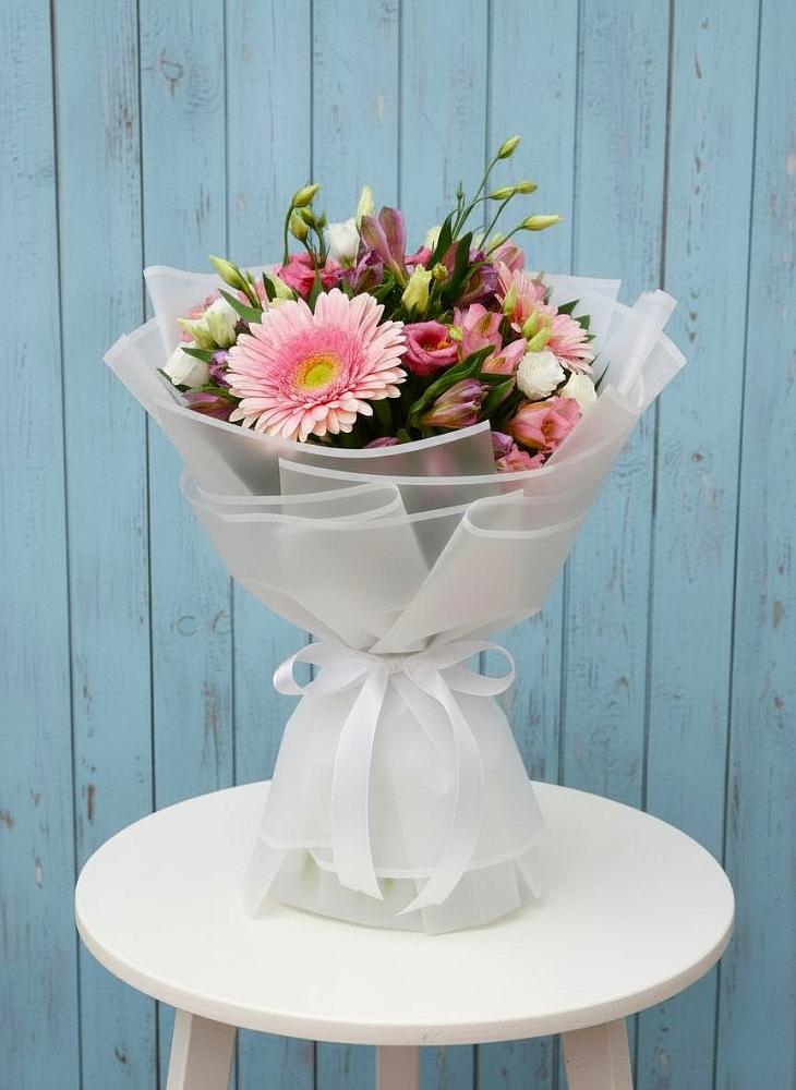 Букет цветов из: Герберы, Альстромерии и Лизиантусы в Кумёны