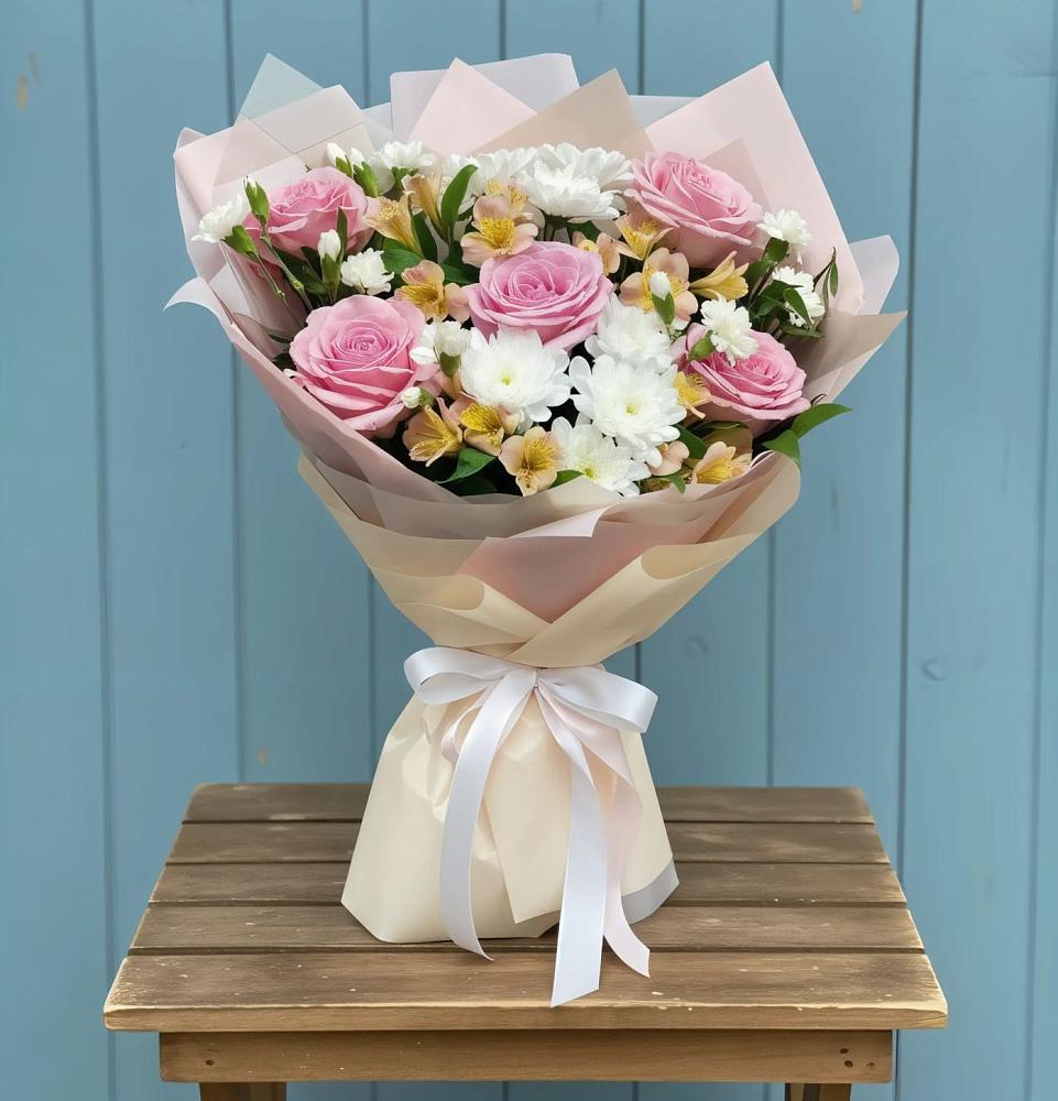 Букет цветов из: Гвоздики, Орхидеи и Розы в Кумёны