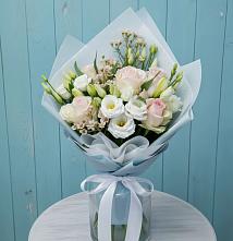 Букет цветов из:  Розы и Лизиантусы #REPLACE_PRED# Кумёны