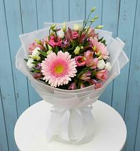 Букет цветов из:  Герберы, Альстромерии и Лизиантусы в Кумёны
