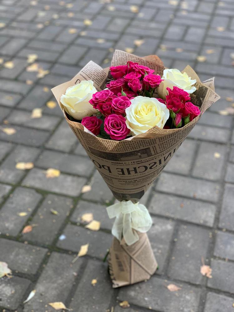 Букет цветов из: Розы в Кумёны