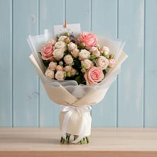 Букет цветов из:  Розы в Кумёны