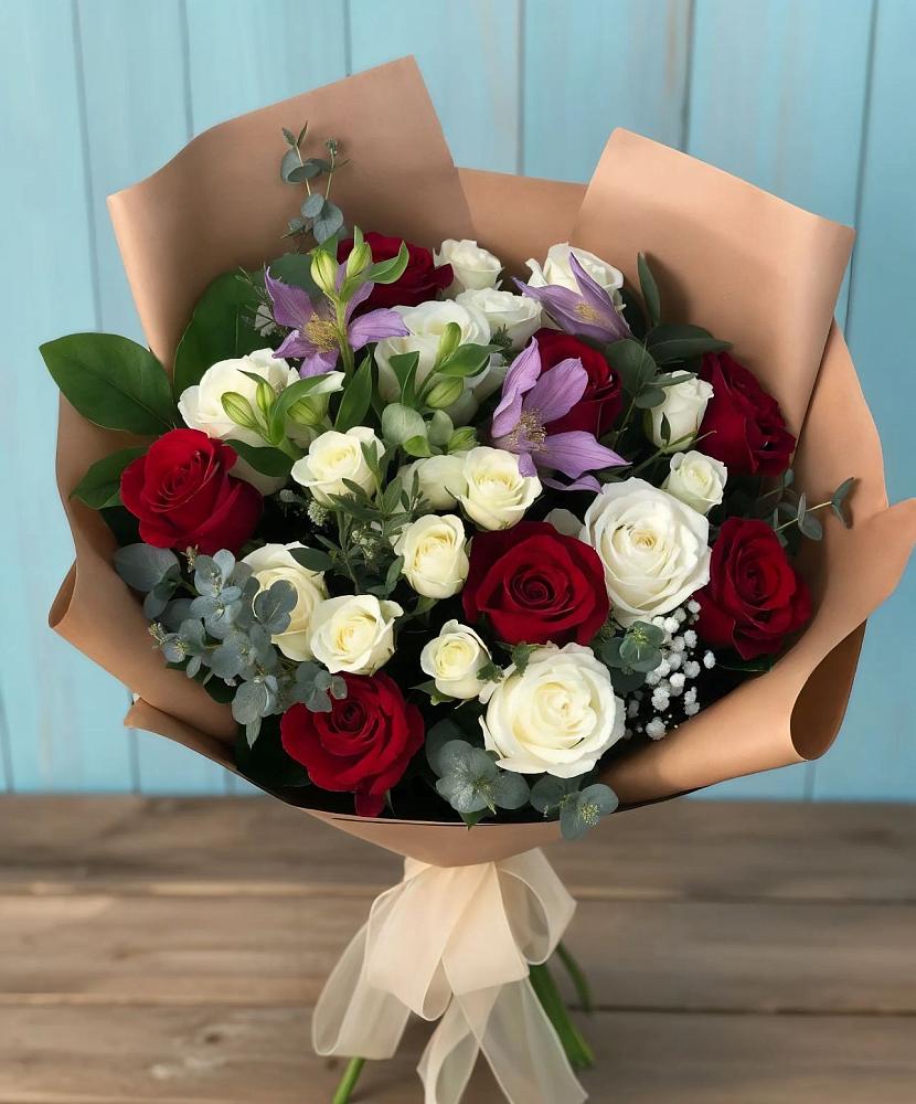 Букет цветов из: Розы и Альстромерии в Кумёны