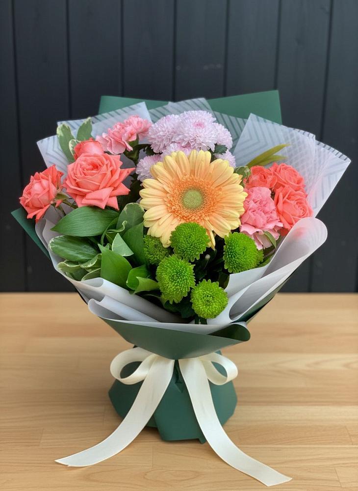 Букет цветов из: Гвоздики, Розы, Герберы и Хризантемы в Кумёны